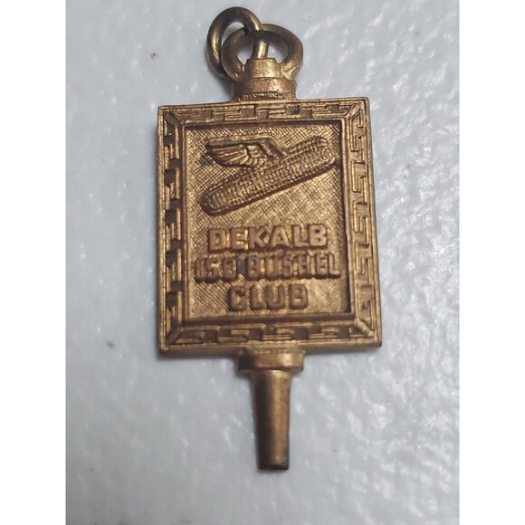 Vintage Other - Morgan Vintage Dekalb 150 Bushel Club Farming Corn Yield Fob Pendant Charm